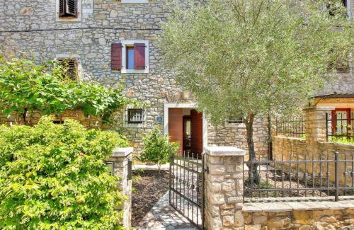 Materada Villa | Villa Anthony with 3 br and private pool near Umag