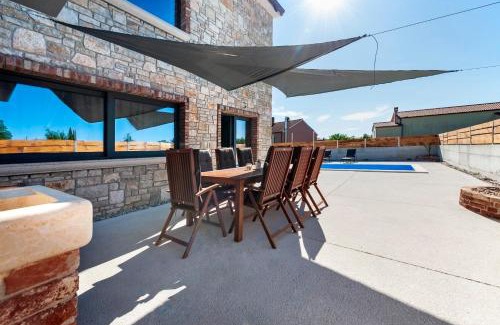 Kanfanar Villa | Villa Baraka with private pool near Rovinj - WiiBuk