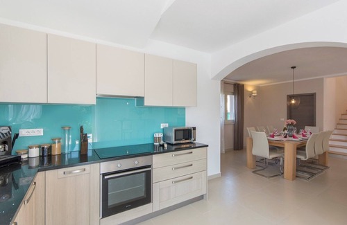 Kosinozici Villa | Villa Contessa with Beautiful Garden