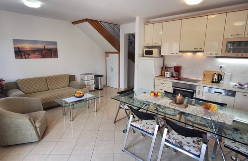 Cove Osibova (Milna) Villa | Villa Gudelj, 30m from the beach, air-conditioned, kayaks, bicycles, heated pool