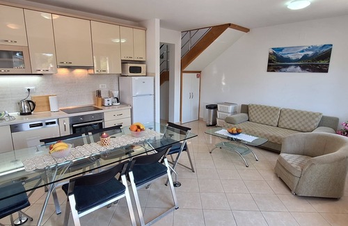 Cove Osibova (Milna) Villa | Villa Gudelj, 30m from the beach, air-conditioned, kayaks, bicycles, heated pool
