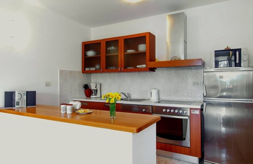 Sumartin Villa | Villa in Sumartin near Beach & Private Pool