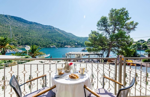 Zaton Apartment | Villa Leona V2 10 m from the sea