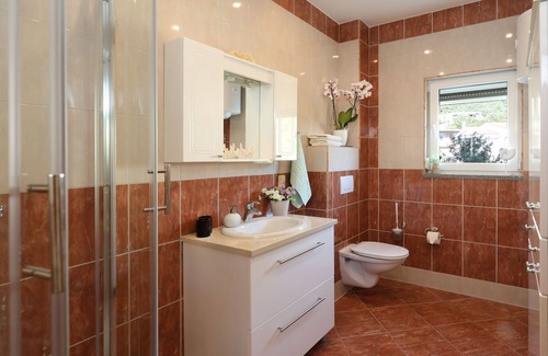 Krvavica Apartment | Villa Matija **** SWIMMING POOL HEATED, WiFi, NEAR THE BEACH, QUIET
