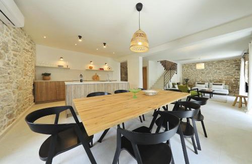 Bozava Villa | Villa Mira with a heated pool and a sea view