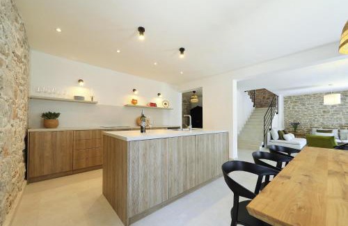 Bozava Villa | Villa Mira with a heated pool and a sea view