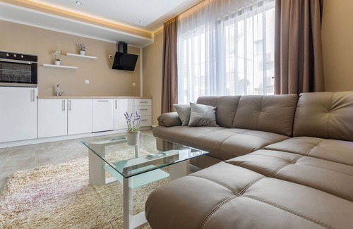 Kastel Novi Villa | VILLA NICOLINA - HEATET POOL - SUN DECK WITH JACUZZI -