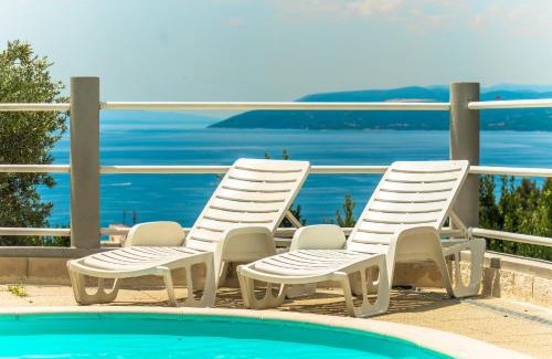 Makarska Villa | Villa Ozzi with 9 bedrooms & private Pool