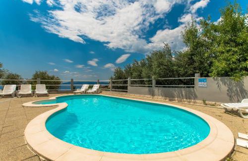Makarska Villa | Villa Ozzi with 9 bedrooms & private Pool