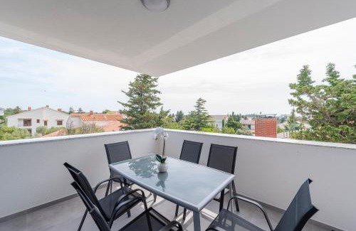 Zrce Apartment | Villa Star 5 a centrally located ap. with a pool