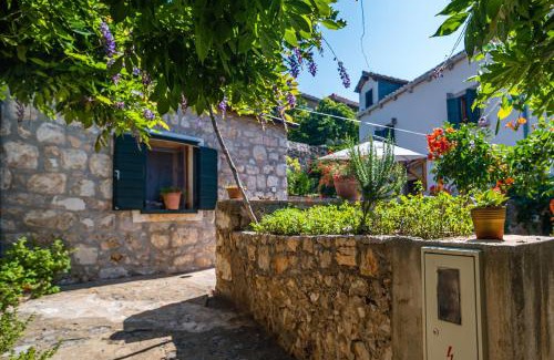 Kolocep Island House | Vintage house Kolocep
