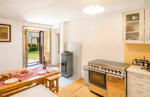 Lic House | Wonderful private villa for 4 people with WIFI, A/C, private pool, TV and pets allowed