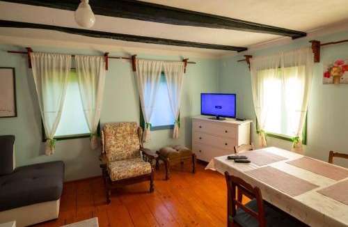 Brod Moravice House | Šajnska Hiža, autentična goranska kuća u prirodi
