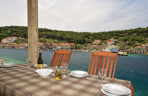 Zirje Apartment | 1 bedroom accommodation in Zirje