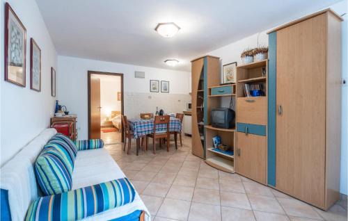Pavicini Apartment | 1 Bedroom Awesome Apartment In Pavicini