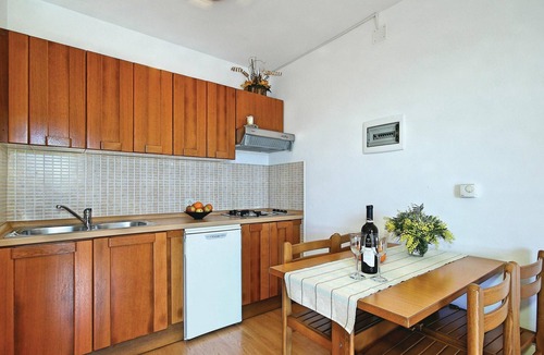Vabriga Apartment | 1 bedroom beach front apartment in Tar-Vabriga
