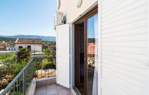 Vrboska Apartment | 1 Bedroom Beautiful Apartment In Vrboska