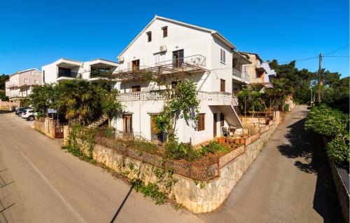 Vrboska Apartment | 1 Bedroom Beautiful Apartment In Vrboska