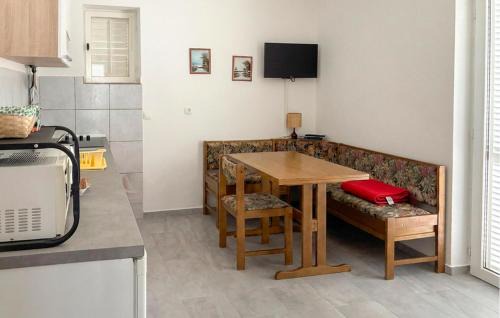 Rab Town Apartment | 1 Bedroom Cozy Apartment In Rab Supdraga