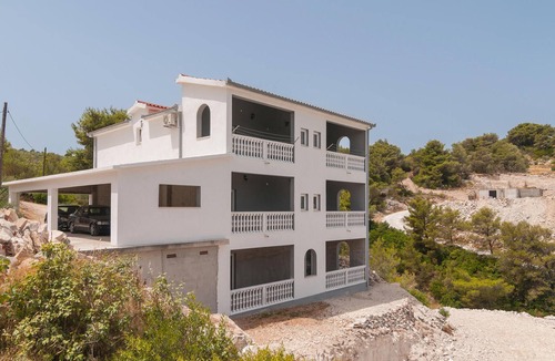 Splitska Apartment | 1 bedroom gorgeous apartment in Supetar-Splitska