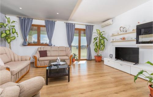 Kurili Apartment | 1 Bedroom Lovely Apartment In Pilkovici