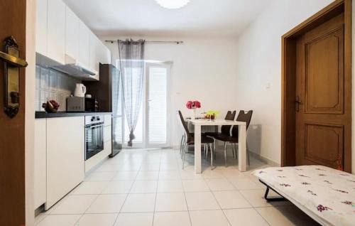 Strozanac Apartment | 1 Bedroom Stunning Apartment In Podstrana