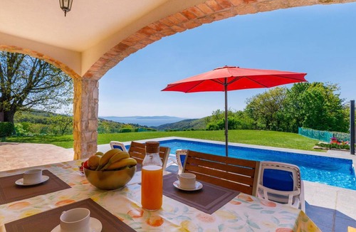 Labin Other | 100 m² Accommodation ∙ 2 bedrooms ∙ 4 guests
