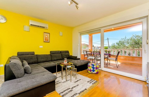 Okrug Gornji Apartment | 100 m² Apartment ∙ 3 bedrooms ∙ 8 guests