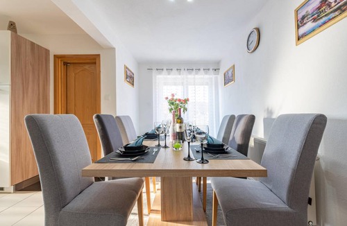 Municipality of Gracac Apartment | 100 m² Apartment ∙ 3 bedrooms ∙ 6 guests
