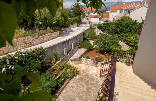 Supetar Apartment | 100 m² Apartment ∙ 3 bedrooms ∙ 4 guests
