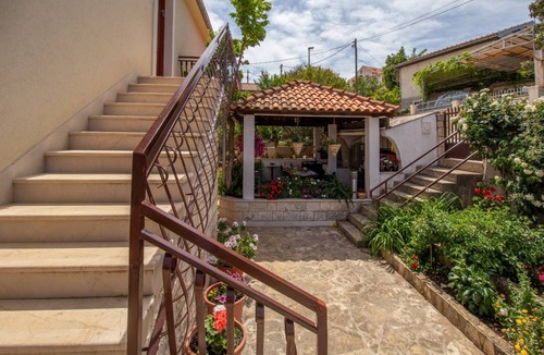 Supetar Apartment | 100 m² Apartment ∙ 3 bedrooms ∙ 4 guests