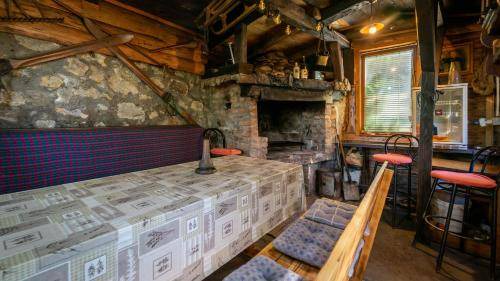 Cabar Ski Chalet | 100 m² Chalet ∙ 2 bedrooms ∙ 10 guests