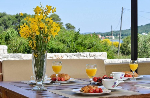 Dragove House | 100 m² House ∙ 2 bedrooms ∙ 5 guests