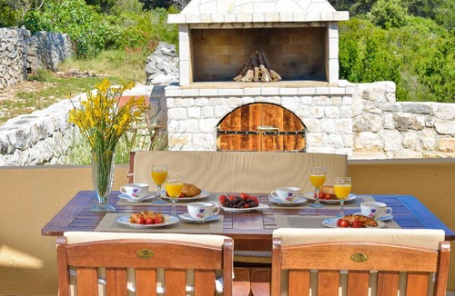 Dragove House | 100 m² House ∙ 2 bedrooms ∙ 5 guests