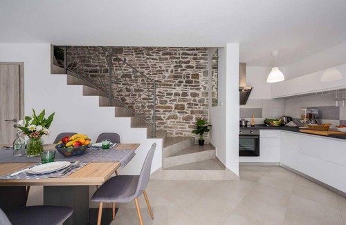 Cepic House | 100 m² House ∙ 2 bedrooms ∙ 4 guests