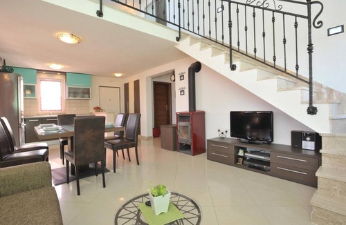 Neoric House | 105 m² House ∙ 2 bedrooms ∙ 6 guests