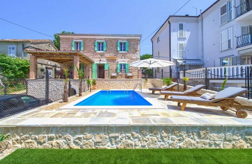 Malinska Villa | 105 m² Villa ∙ 4 bedrooms ∙ 8 guests
