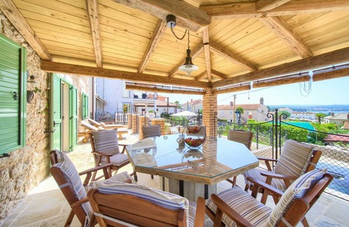 Malinska Villa | 105 m² Villa ∙ 4 bedrooms ∙ 8 guests