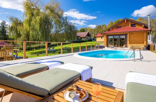 Petrinja House | 108 m² House ∙ 3 bedrooms ∙ 7 guests