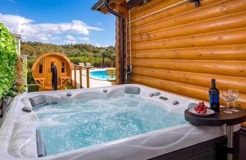 Petrinja House | 108 m² House ∙ 3 bedrooms ∙ 7 guests