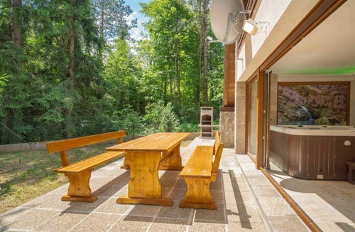 Lic Other | 110 m² Accommodation ∙ 2 bedrooms ∙ 4 guests