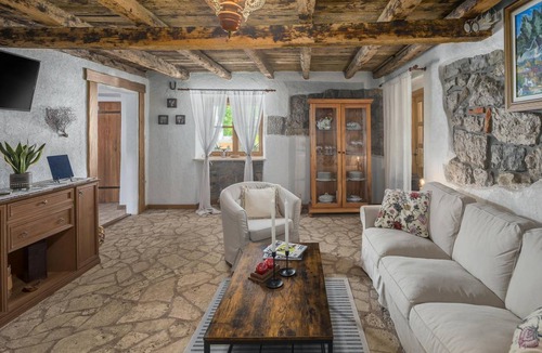 Rim House | 110 m² House ∙ 2 bedrooms ∙ 6 guests