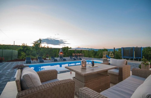 Imotski House | 110 m² House ∙ 3 bedrooms ∙ 8 guests