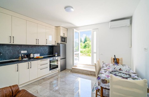 Metohija Apartment | 112 m² Apartment ∙ 4 bedrooms ∙ 8 guests