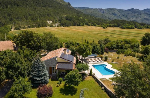 Lupoglav House | 115 m² House ∙ 2 bedrooms ∙ 4 guests