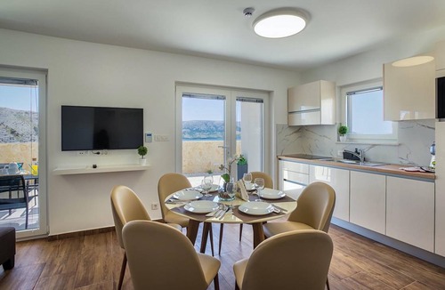 Metajna House | 115 m² House ∙ 2 bedrooms ∙ 4 guests