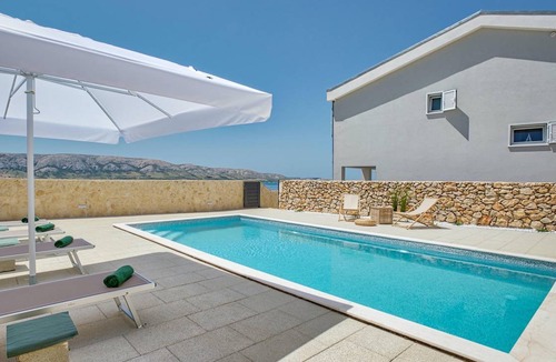 Metajna House | 115 m² House ∙ 2 bedrooms ∙ 4 guests