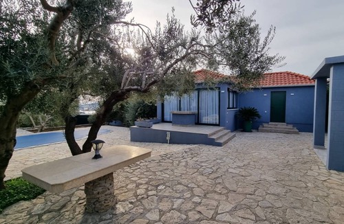 Kastel Sucurac Villa | 115 m² Villa ∙ 3 bedrooms ∙ 12 guests