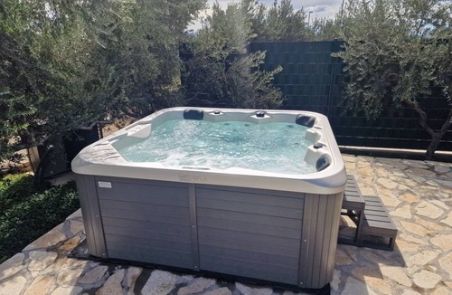 Kastel Sucurac Villa | 115 m² Villa ∙ 3 bedrooms ∙ 12 guests