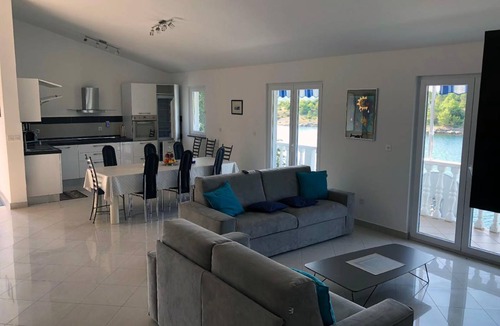 Obrovac Apartment | 120 m² Apartment ∙ 4 bedrooms ∙ 8 guests